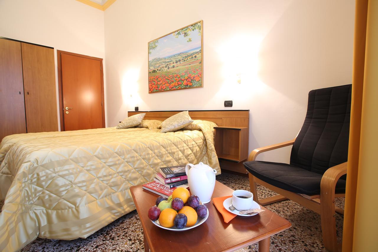 Hotel Casa Del Lago فلورنس المظهر الخارجي الصورة