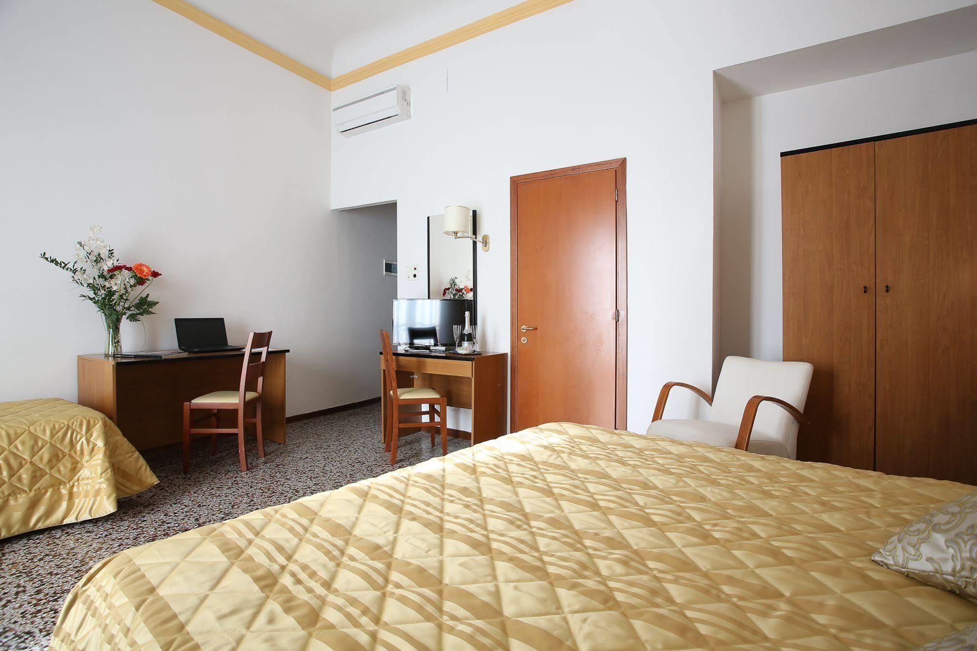 Hotel Casa Del Lago فلورنس المظهر الخارجي الصورة