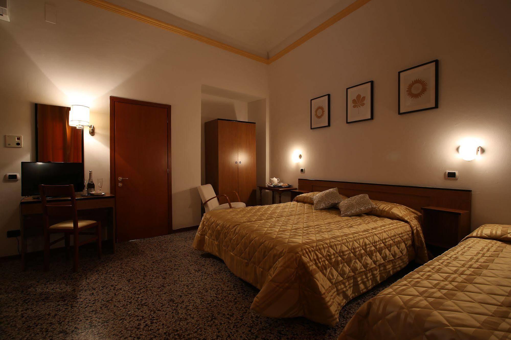 Hotel Casa Del Lago فلورنس المظهر الخارجي الصورة